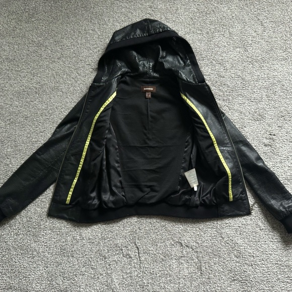 Danier Leather hooded bomber jacket - Picture 3 of 6